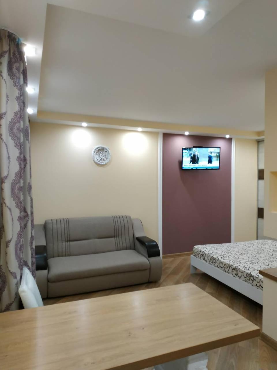 Apartments In The Center Maidan روفنو المظهر الخارجي الصورة